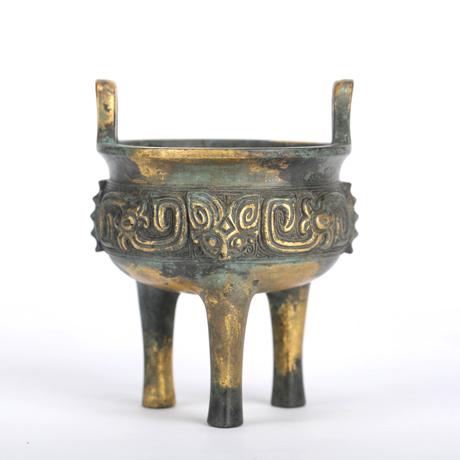 三世蔵六 博古图 所载 汉龙纹 鼎式 镀金铜