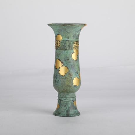 四世蔵六  塗金銅饕餮紋觶式花器