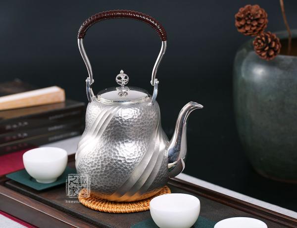 大渊银器 纯银 葫芦形纵波槌目纹银壶（4.5寸）