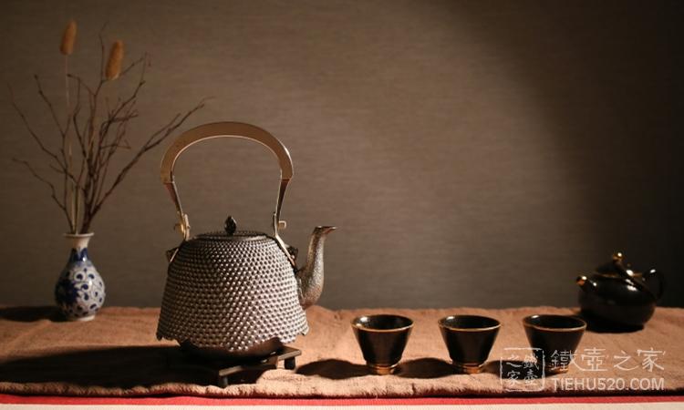 御釜屋银提梁古钱砂铁壶