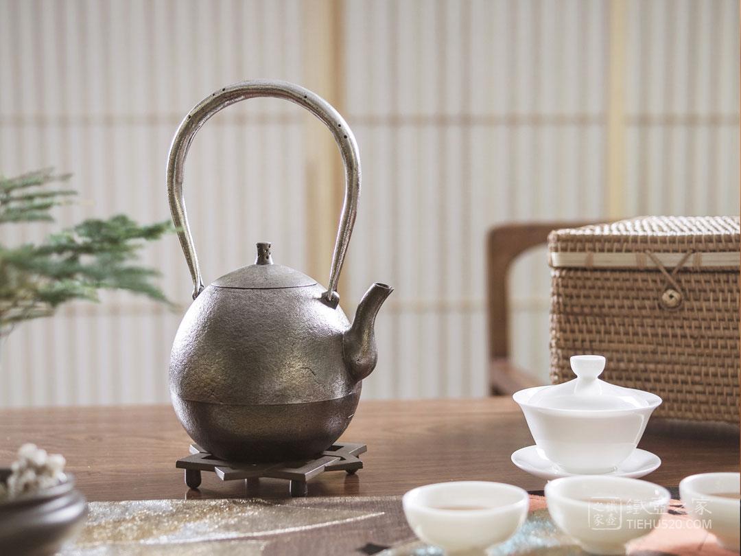 田山和康蕾形砂铁壶