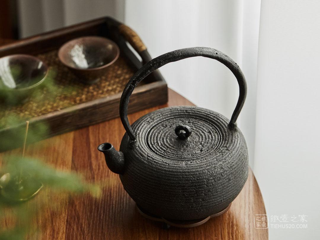 御釜屋大糸目纹姥口铁壶