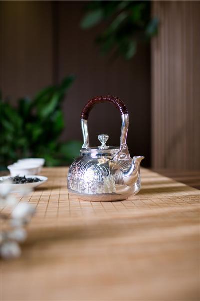大渊银器  纯银 蝴蝶秋草急须（3寸）
