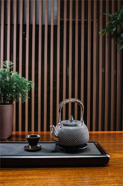 南部水泽 圆形花蕾壶承