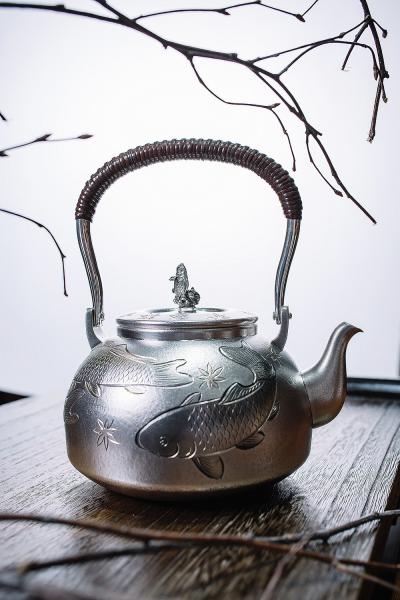 大渊银器 纯银 雕金鲤鱼银壶