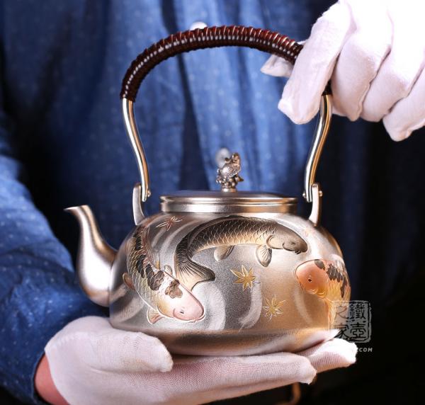 大渊银器 纯银 雕金鲤鱼银壶
