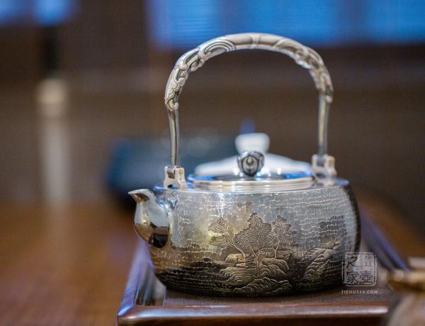  段六一 山涧茅屋银壶（刻绘提梁）